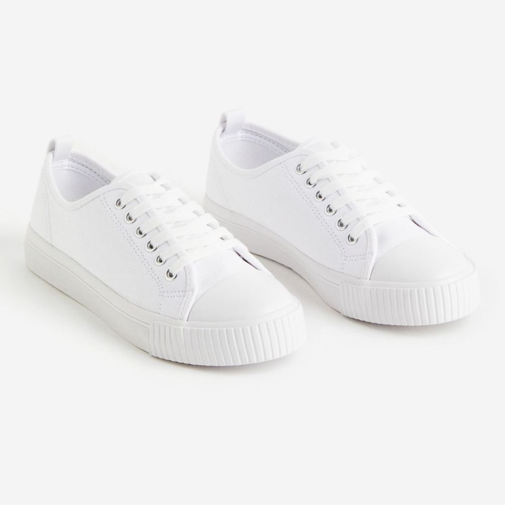 H&M Women's White Canvas Tennis Shoes Sneakers Size 6.5 NEW